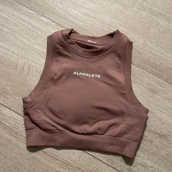 Alphalete Tops - Alphalete Ozone cropped bra